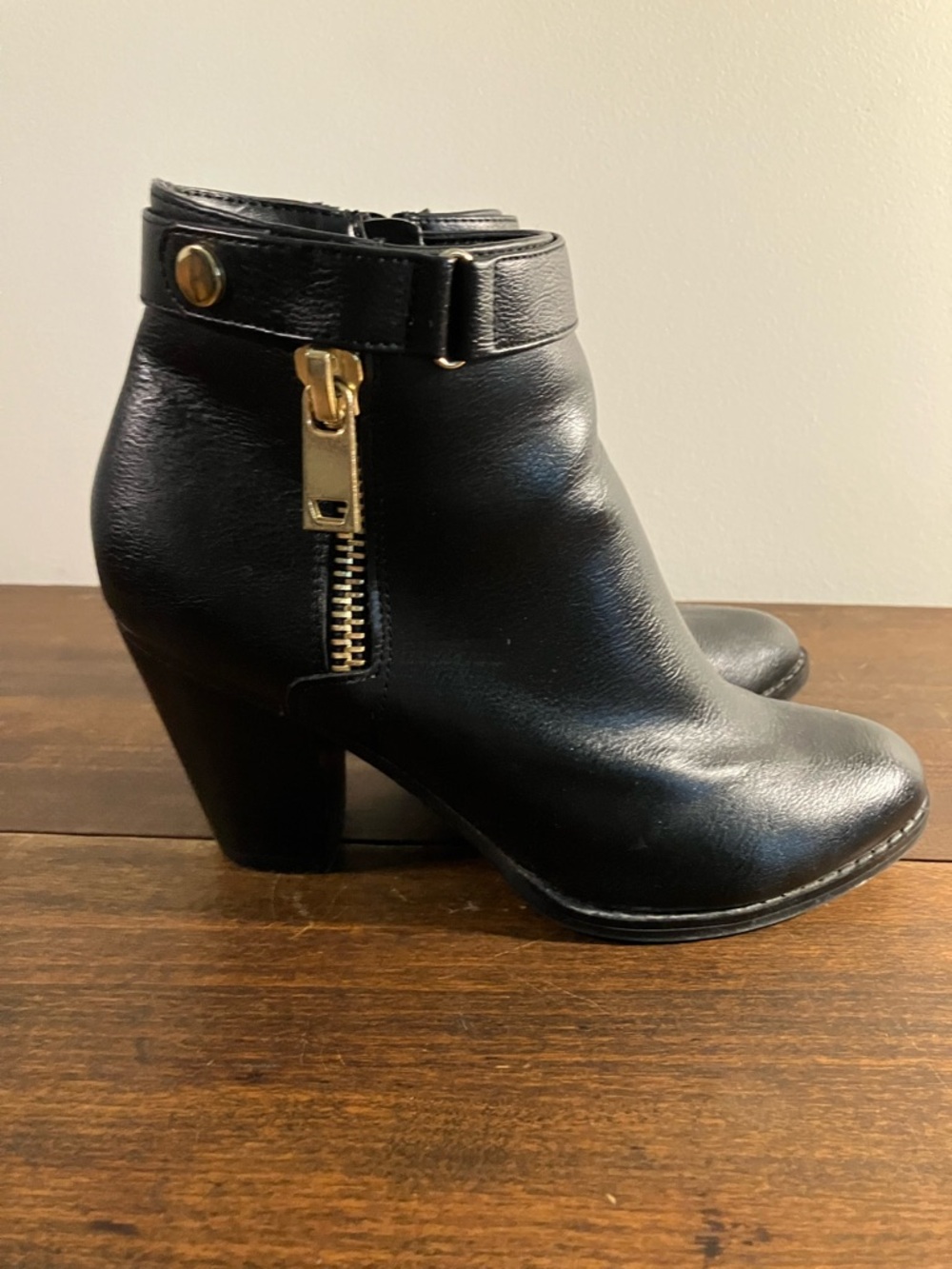 Apt. 9 Black Leather Ankle Booties